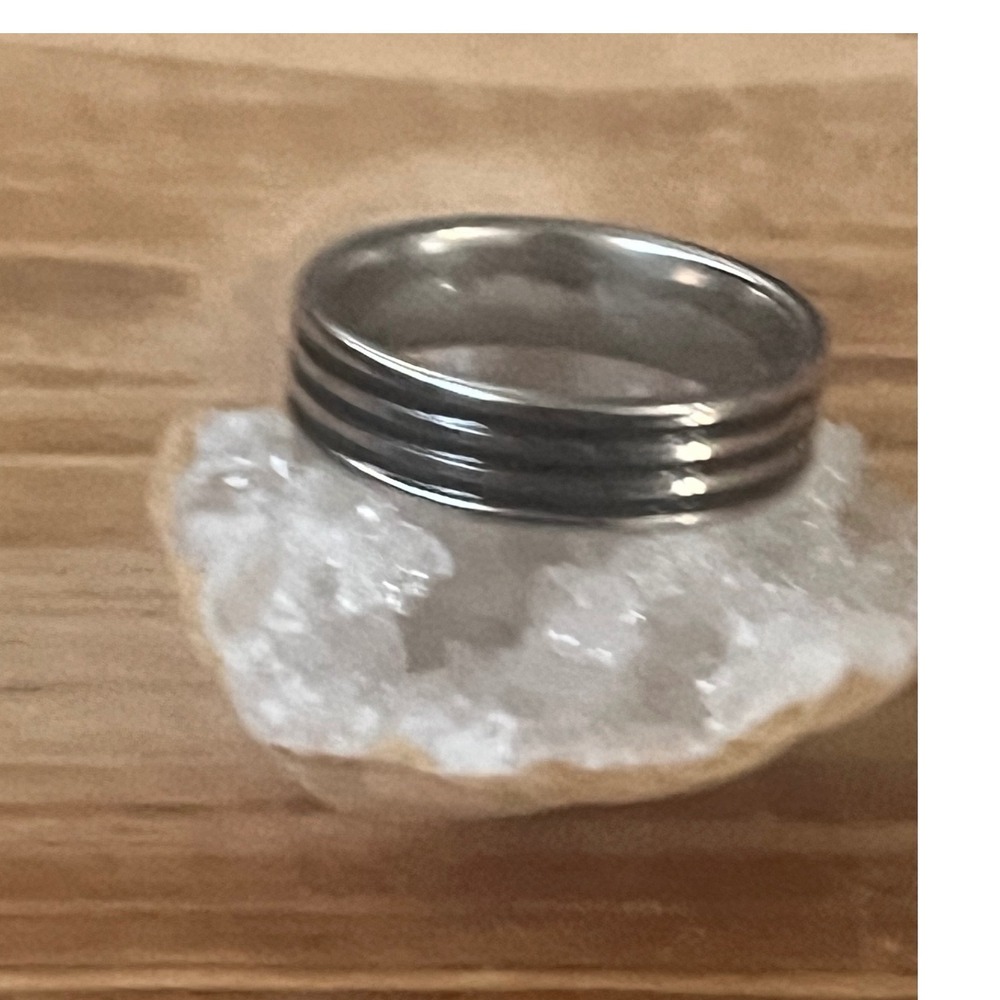 Black & Silver Tungsten Unisex Band Ring w Polished Finish 6mm Width-Size 9 -New - Picture 6 of 12